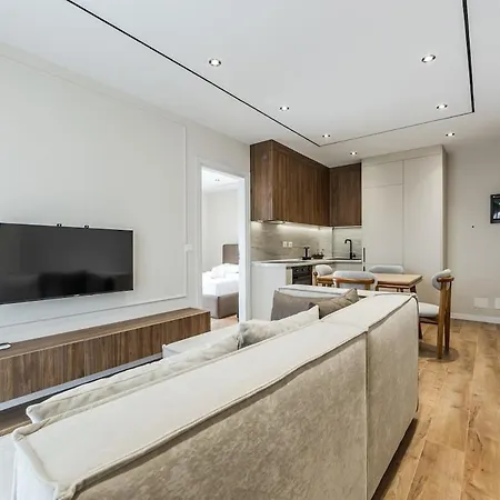 Metropolitan Living 1br Balcony By Pikhost * 地拉那