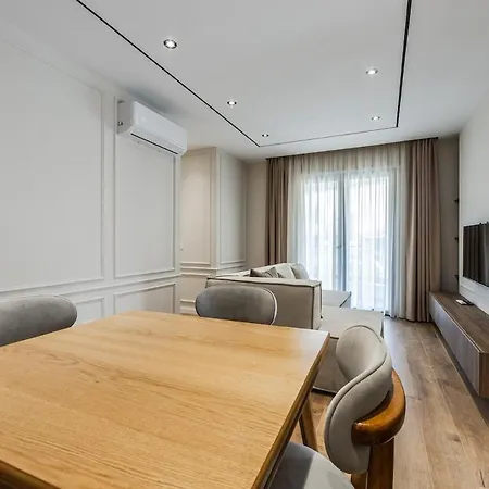 Metropolitan Living 1br Balcony By Pikhost 地拉那